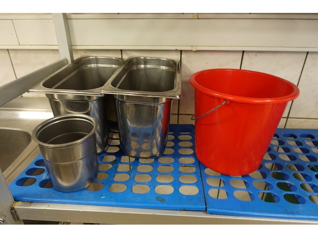 Rek + inhoud - afbeelding 4 van  5