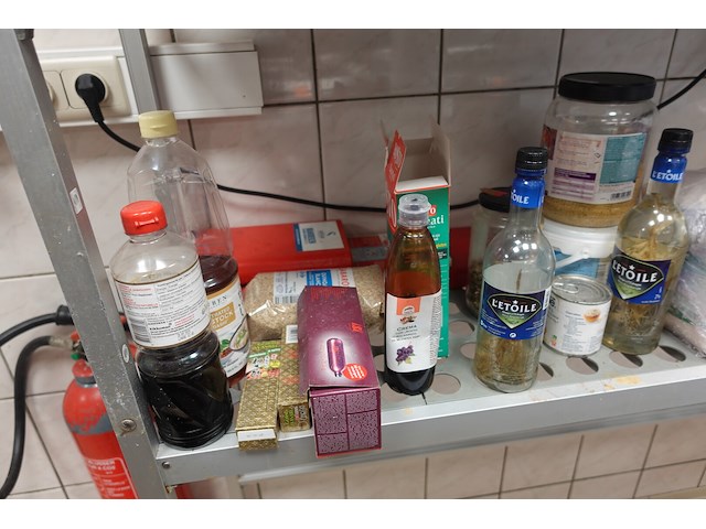 Rek + inhoud - afbeelding 4 van  7