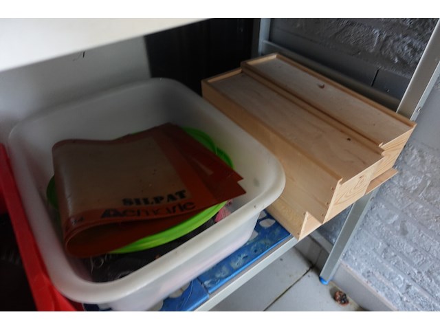 Rek + inhoud - afbeelding 6 van  10