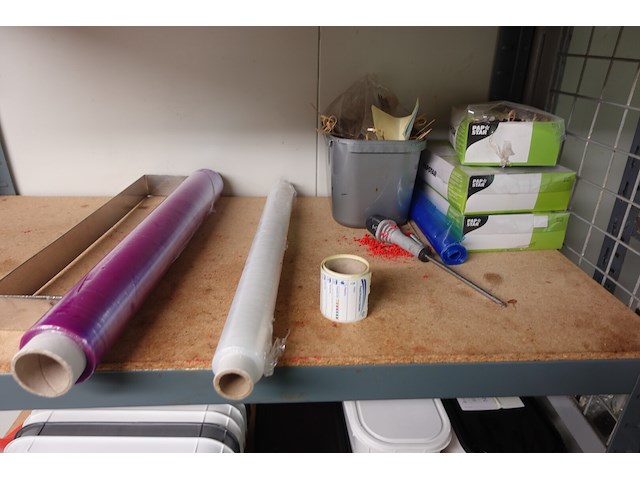 Rek + inhoud - afbeelding 2 van  6