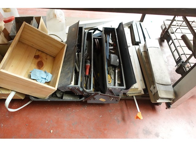 Rek + inhoud - afbeelding 10 van  26