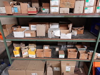 Rek + inhoud - afbeelding 13 van  26