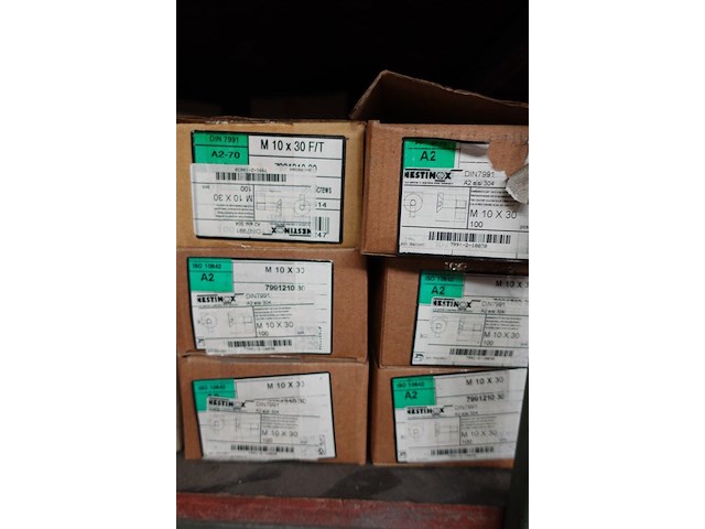 Rek + inhoud - afbeelding 17 van  26