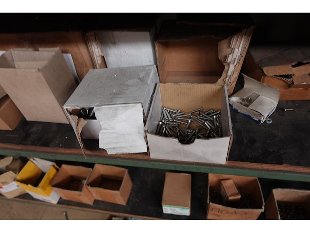 Rek + inhoud - afbeelding 18 van  26