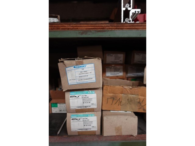 Rek + inhoud - afbeelding 19 van  26