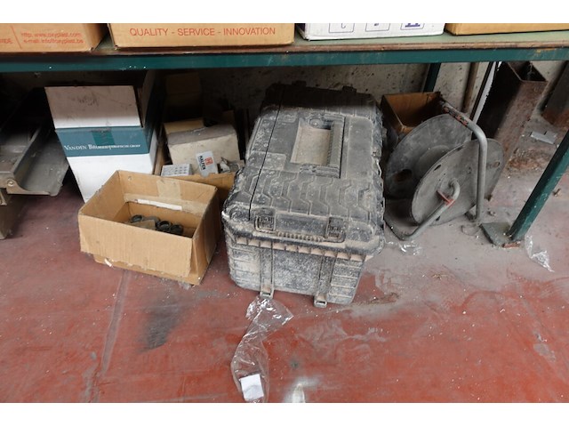 Rek + inhoud - afbeelding 22 van  26