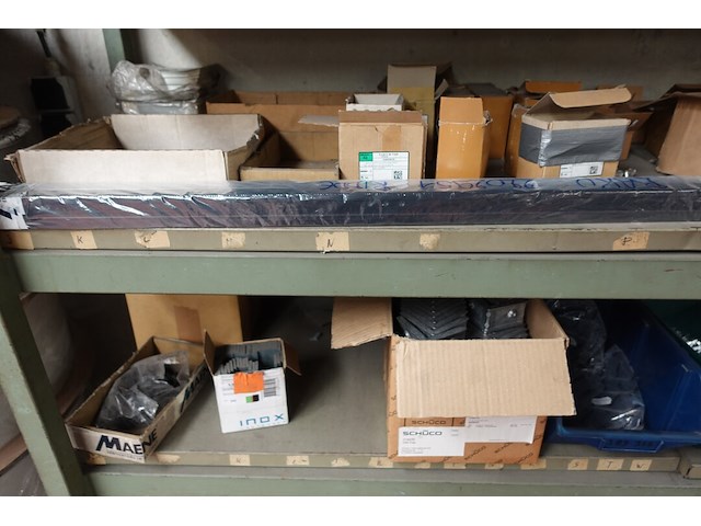 Rek + inhoud - afbeelding 3 van  9