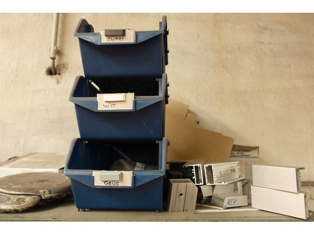 Rek + inhoud - afbeelding 8 van  9