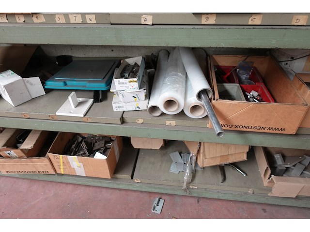 Rek + inhoud - afbeelding 9 van  9