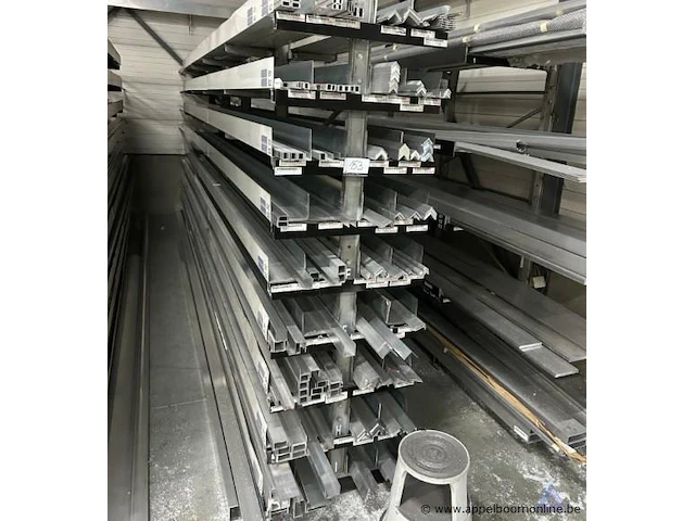 Rek inhoudende aluminium profielen - afbeelding 1 van  4