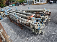 Rek met +/- 15 propellers en +/- 15 stutten - afbeelding 6 van  6