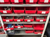 Rek met bouten en gesneden stukken - afbeelding 4 van  5