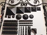 Rek met divers smeedwerk - afbeelding 7 van  10