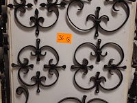 Rek met divers smeedwerk - afbeelding 8 van  10