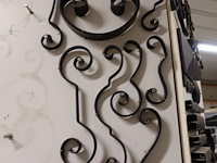 Rek met divers smeedwerk - afbeelding 9 van  10