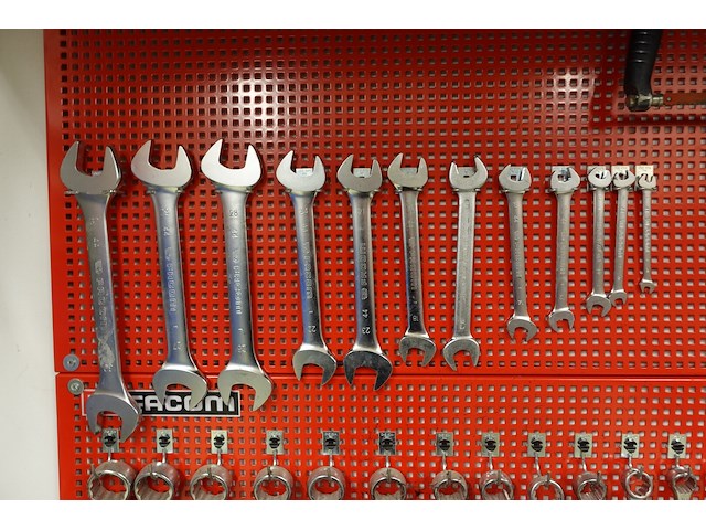 Rek met facom materiaal - afbeelding 12 van  16