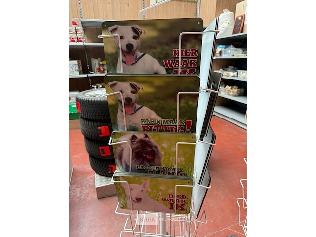 Rek met grappige waakborden "hier waak ik" (±40x) - afbeelding 2 van  4