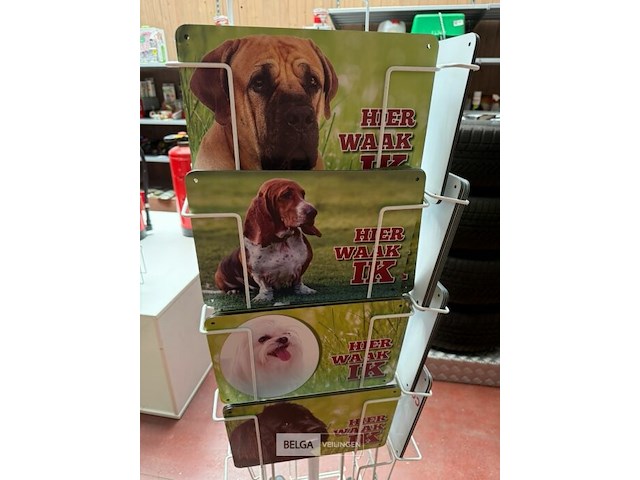Rek met grappige waakborden "hier waak ik" (±40x) - afbeelding 3 van  4
