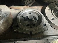 Rek met grote partij tools - afbeelding 3 van  26