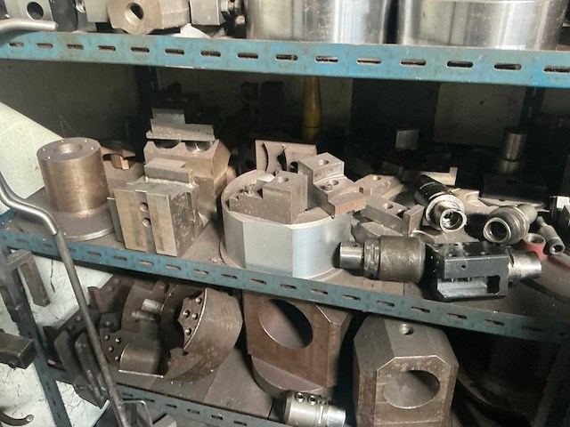 Rek met grote partij tools - afbeelding 7 van  19