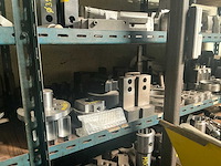 Rek met grote partij tools - afbeelding 8 van  26
