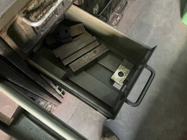 Rek met grote partij tools - afbeelding 9 van  14