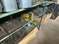 Rek met grote party tools - afbeelding 7 van  15