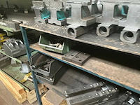 Rek met grote party tools - afbeelding 12 van  16