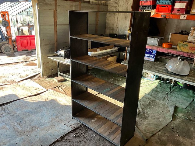 Rek met industriële look - afbeelding 1 van  8