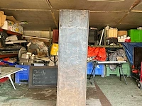 Rek met industriële look - afbeelding 7 van  8