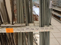 Rek met inhoud diverse draadstangen - afbeelding 5 van  5