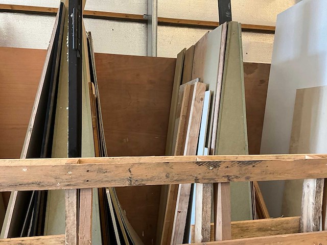 Rek met inhoud diverse plaatmateriaal - afbeelding 4 van  7