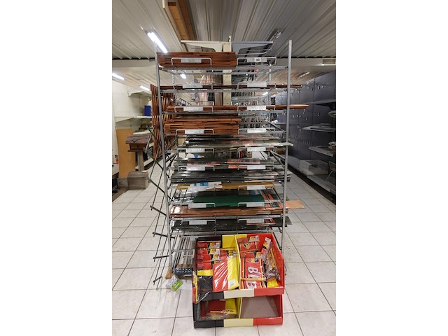 Rek met inhoud plantenrekken - afbeelding 1 van  7