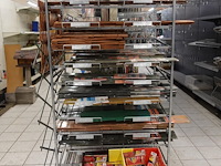 Rek met inhoud plantenrekken - afbeelding 1 van  7