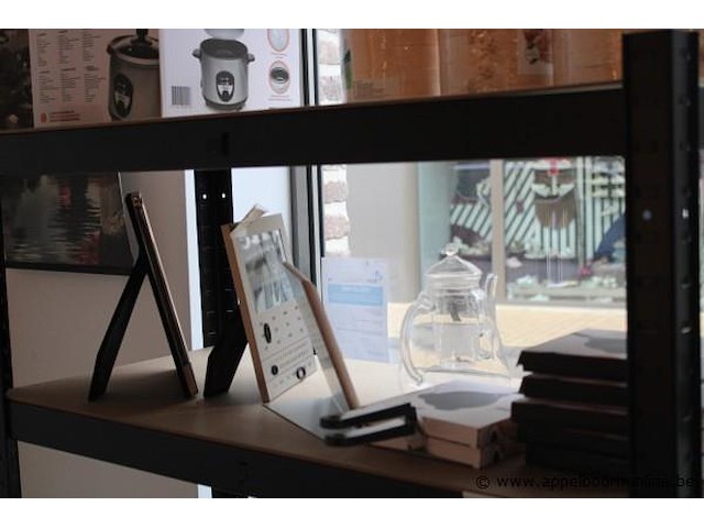 Rek met inhoud wo. pannen - afbeelding 3 van  5