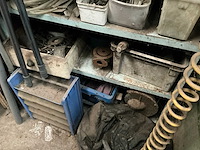 Rek met inhoud - afbeelding 2 van  4