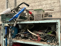 Rek met inhoud - afbeelding 4 van  4