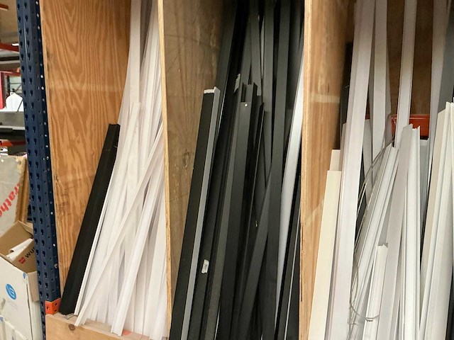 Rek met inhoud - afbeelding 8 van  8