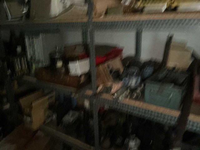Rek met inhoud - afbeelding 10 van  12