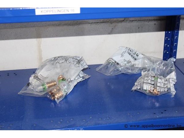 Rek met inhoud - afbeelding 2 van  5