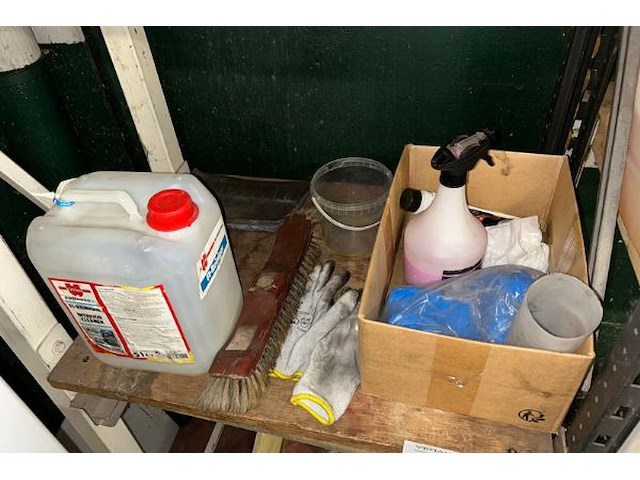 Rek met inhoud - afbeelding 4 van  6