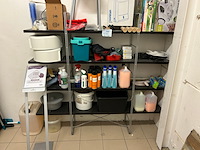 Rek met inhoud - afbeelding 1 van  10