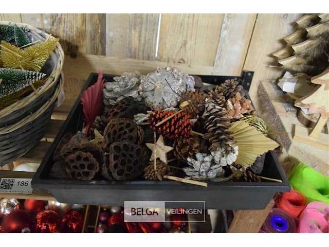 Rek met inhoud - afbeelding 2 van  5