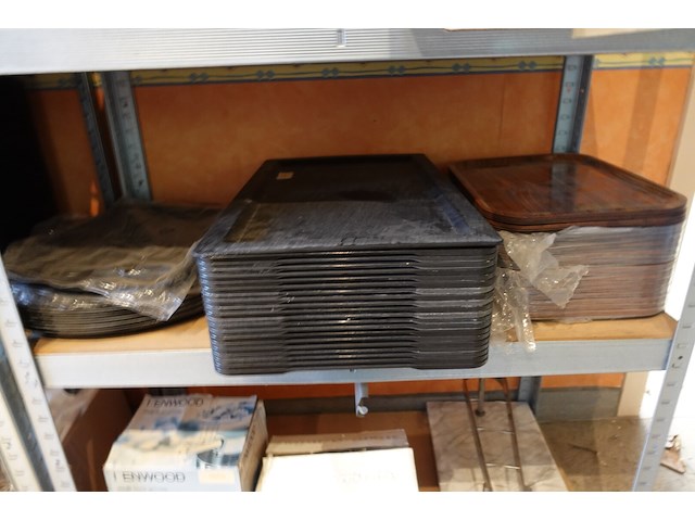 Rek met inhoud - afbeelding 7 van  12