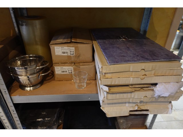 Rek met inhoud - afbeelding 8 van  12