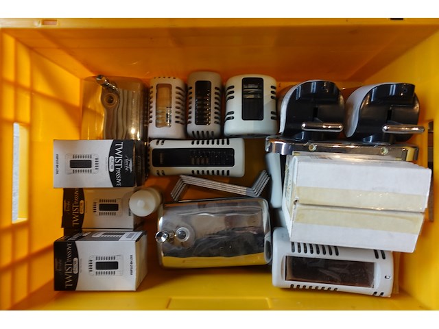 Rek met inhoud - afbeelding 3 van  11