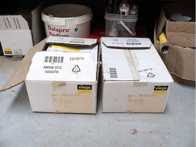 Rek met inhoud - afbeelding 3 van  8