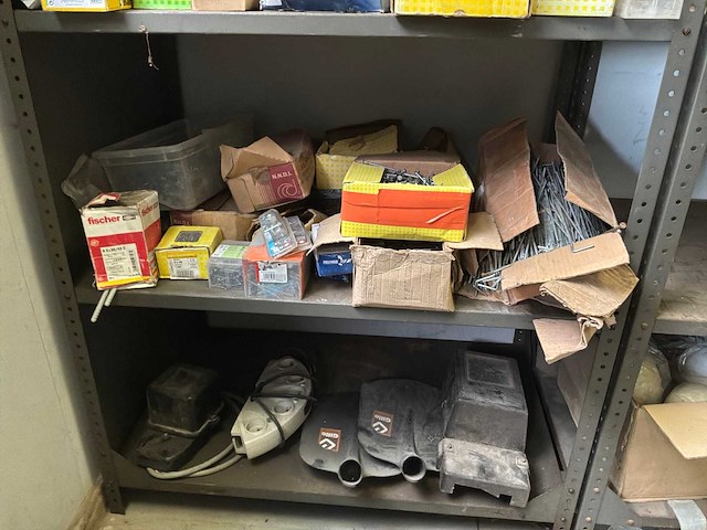 Rek met inhoud - afbeelding 8 van  11