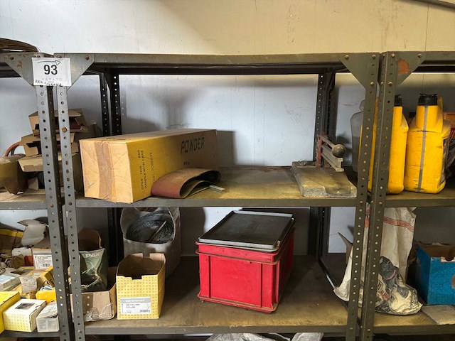 Rek met inhoud - afbeelding 9 van  11