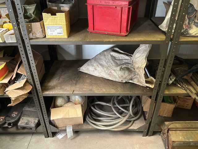 Rek met inhoud - afbeelding 10 van  11